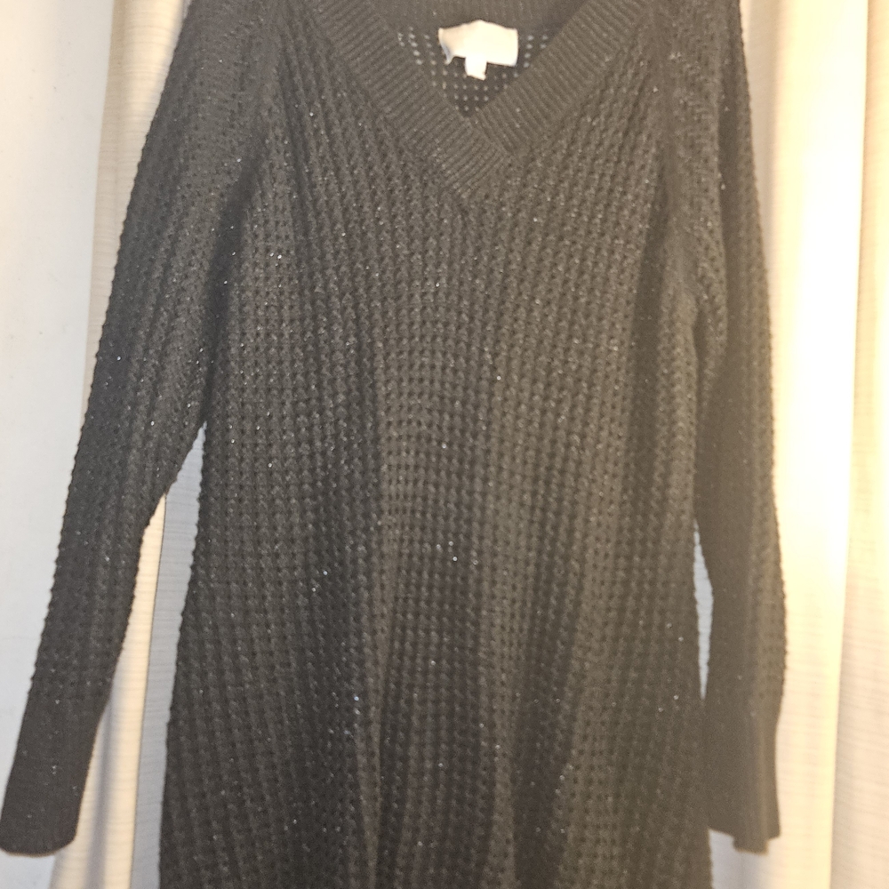 Avenue Black V-Neck Sweater Classic Knit
